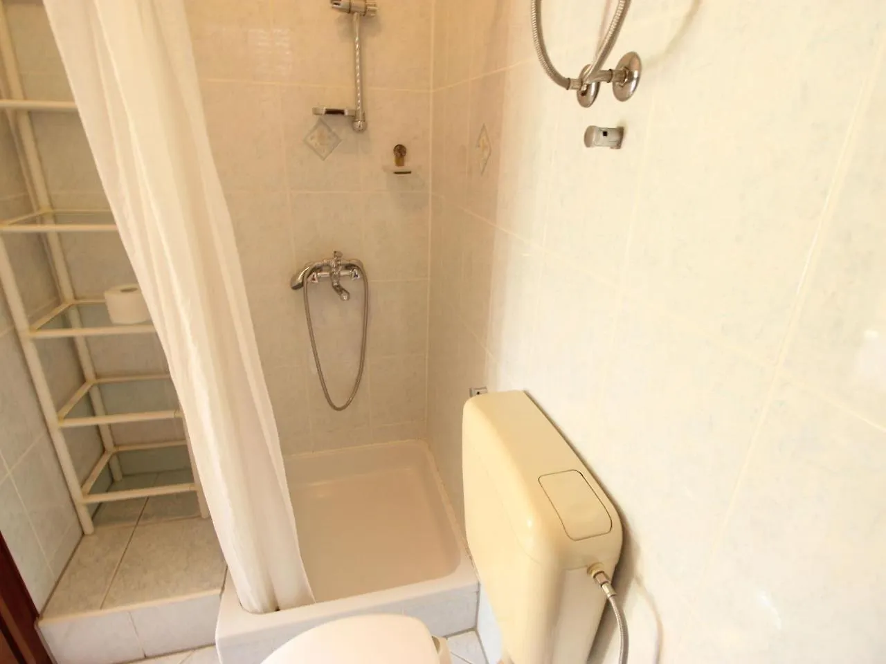 Simplistic Apartment In Starigrad Near Sea Croatia