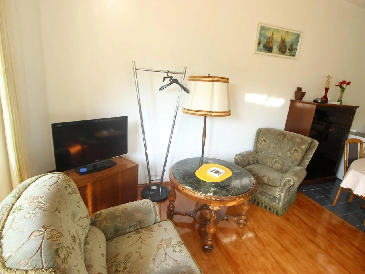 Simplistic Apartment In Starigrad Near Sea Croatia